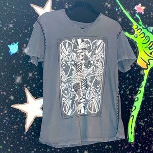 Mens Skull Tee Size Large Grey